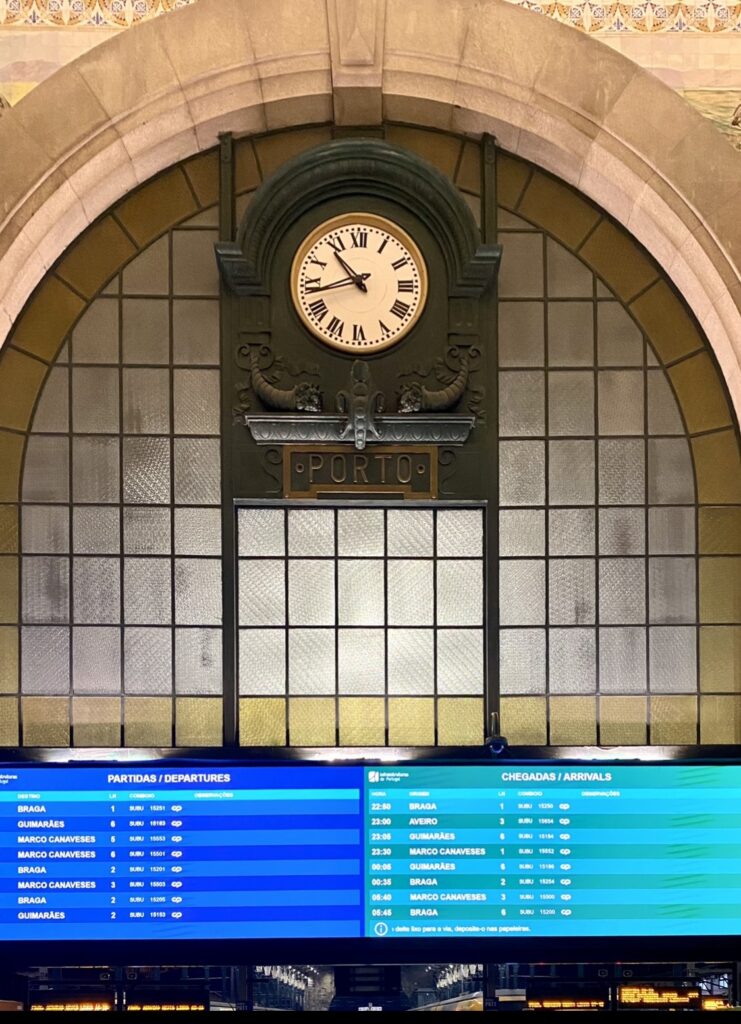#TRAVEL HACK: HOW TO TAKE A TRAIN LIKE A BOSS – 9 Tips to Ride the Rails Successfully 🚂 15 7F2A833B 2627 4BFB 8D82 CDA9D6D7E4F9
